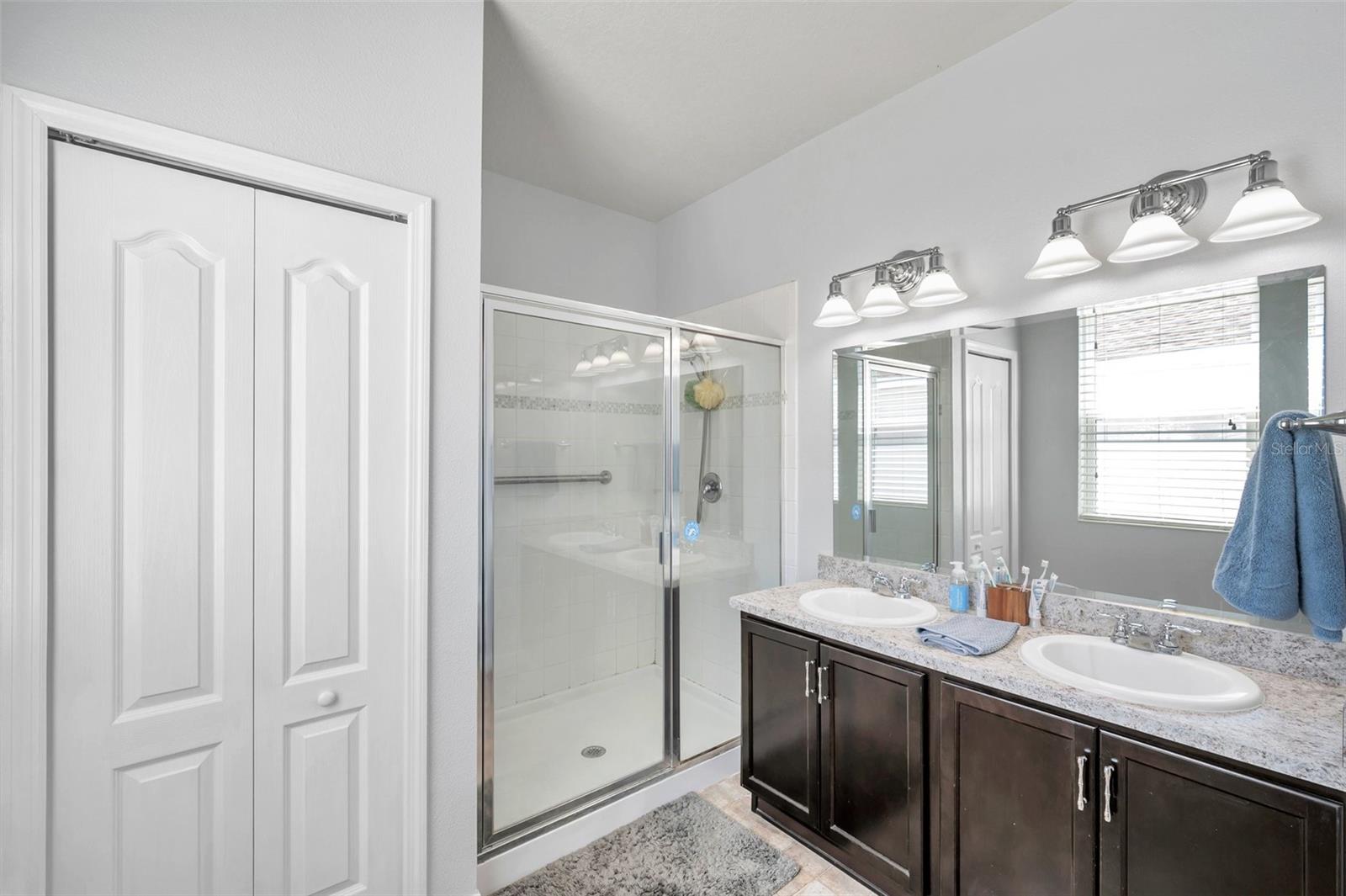 Listing photo id 16 for 7523 Tangle Brook Boulevard