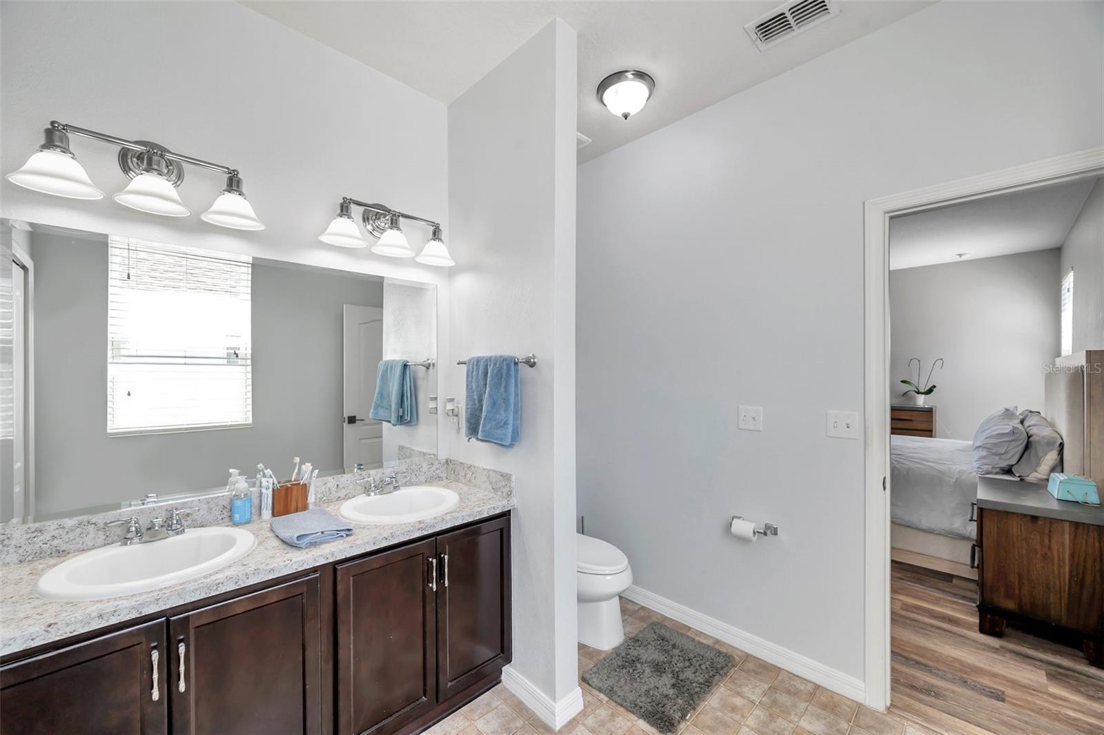 Listing photo id 17 for 7523 Tangle Brook Boulevard