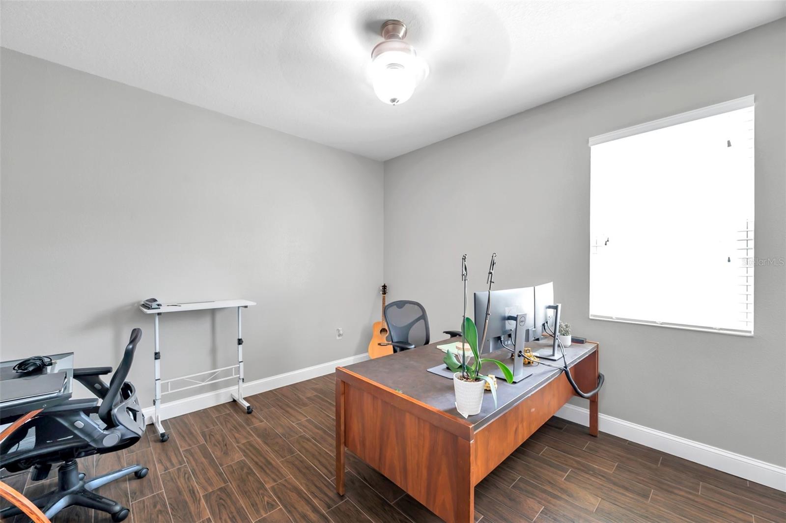 Listing photo id 24 for 7523 Tangle Brook Boulevard