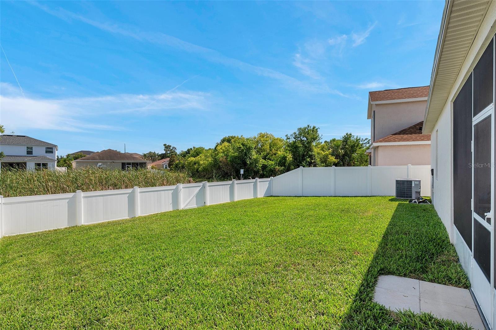 Listing photo id 29 for 7523 Tangle Brook Boulevard
