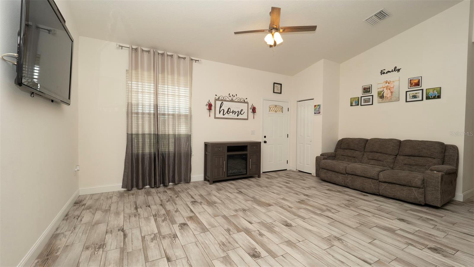 Image 5 of 36 For 12458 Fish Cove Drive