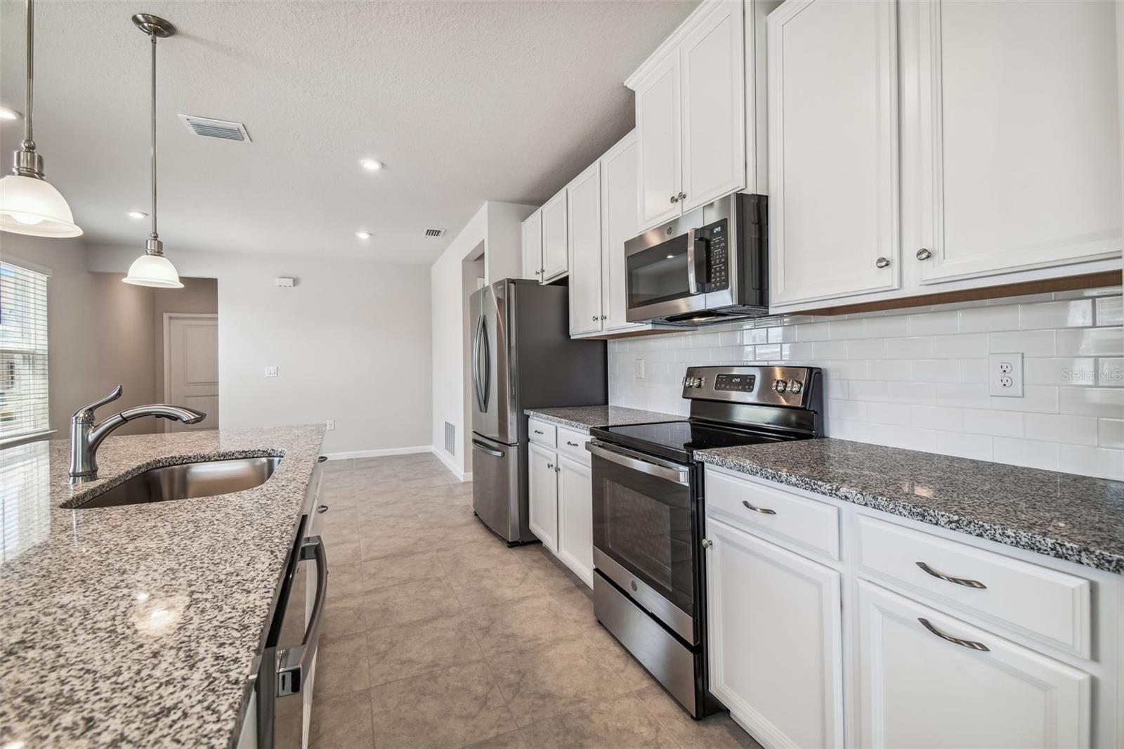 Image 11 of 45 For 11896 Thorncrest Drive