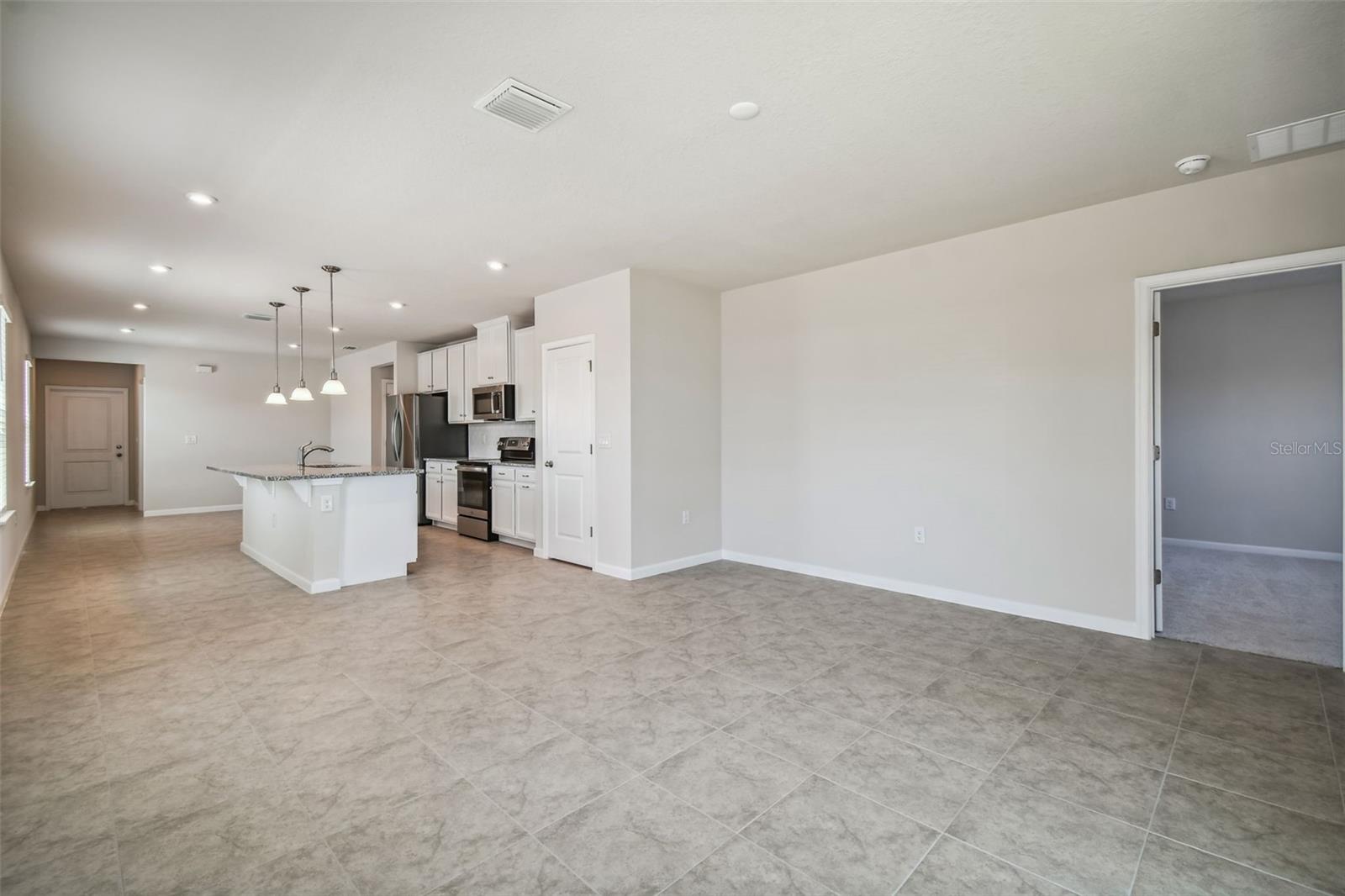 Image 14 of 45 For 11896 Thorncrest Drive
