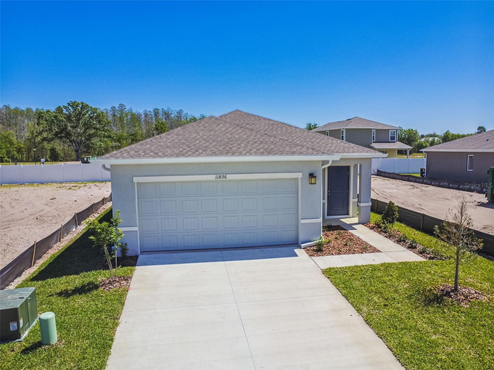 Image 23 of 45 For 11896 Thorncrest Drive