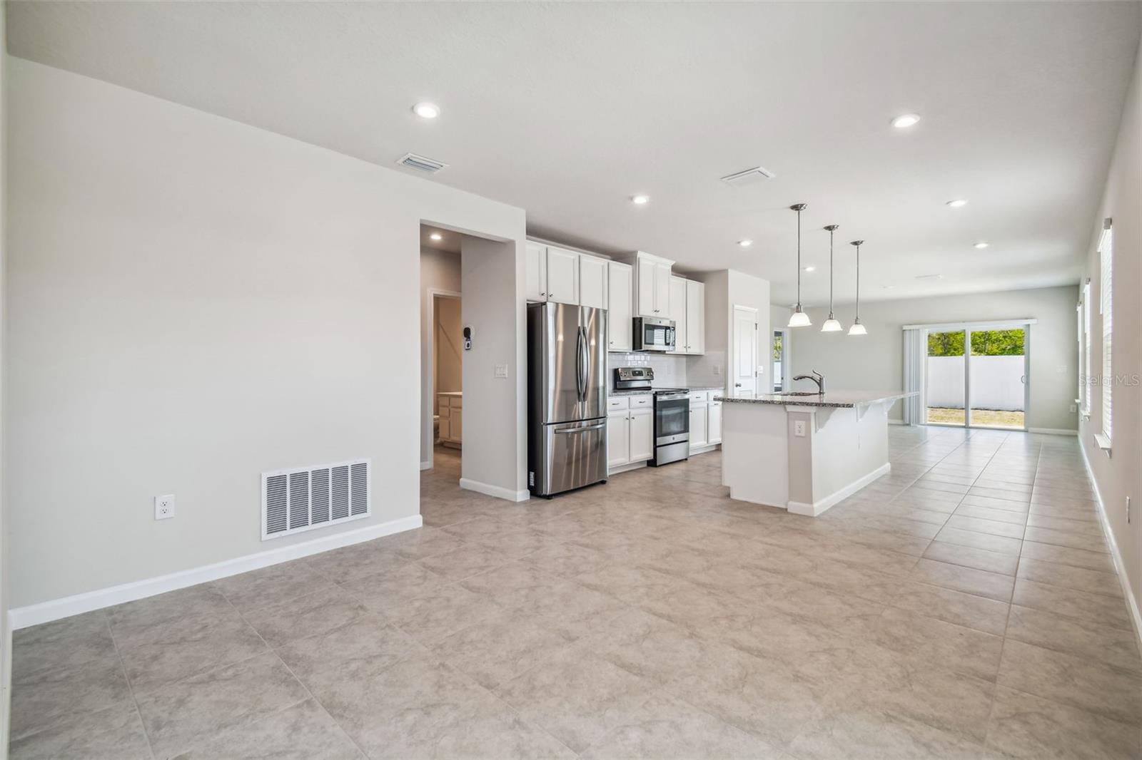 Image 32 of 45 For 11896 Thorncrest Drive