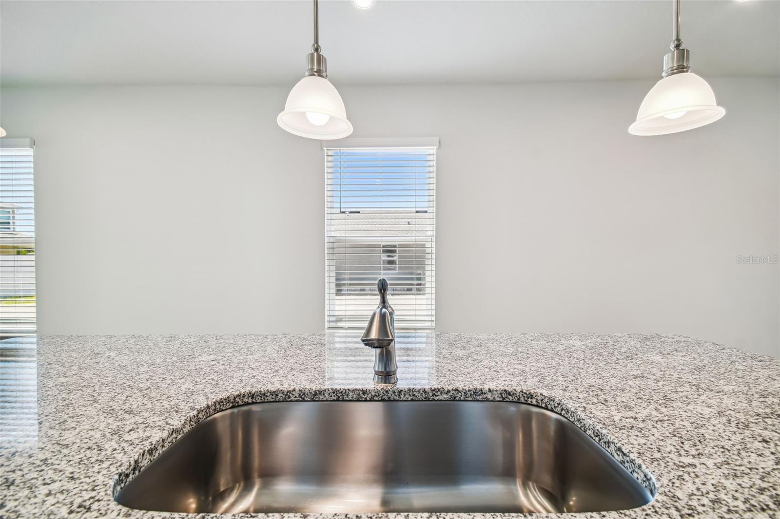 Image 9 of 45 For 11896 Thorncrest Drive