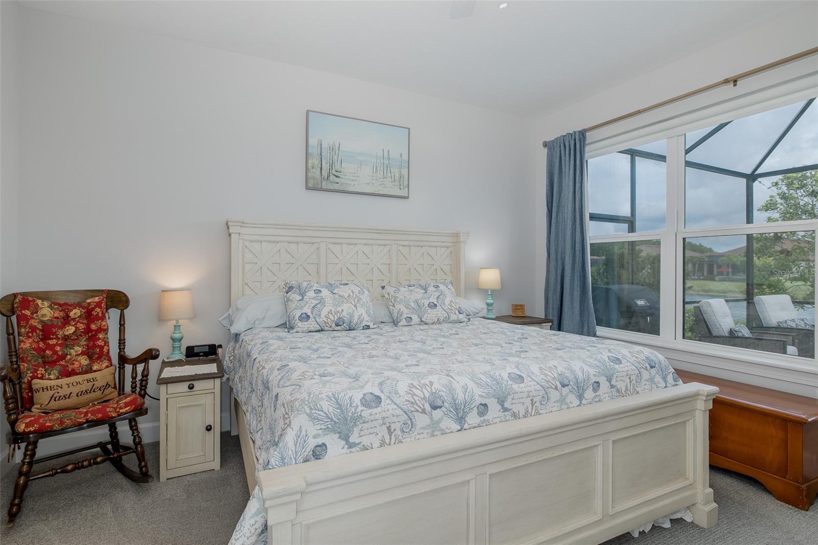 Listing photo id 15 for 3051 Francoa Drive