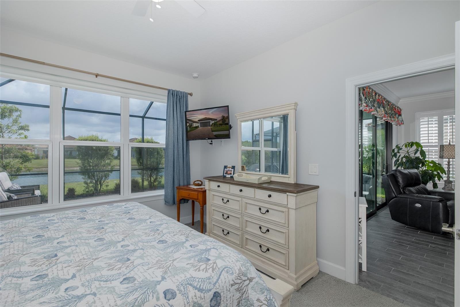 Listing photo id 17 for 3051 Francoa Drive