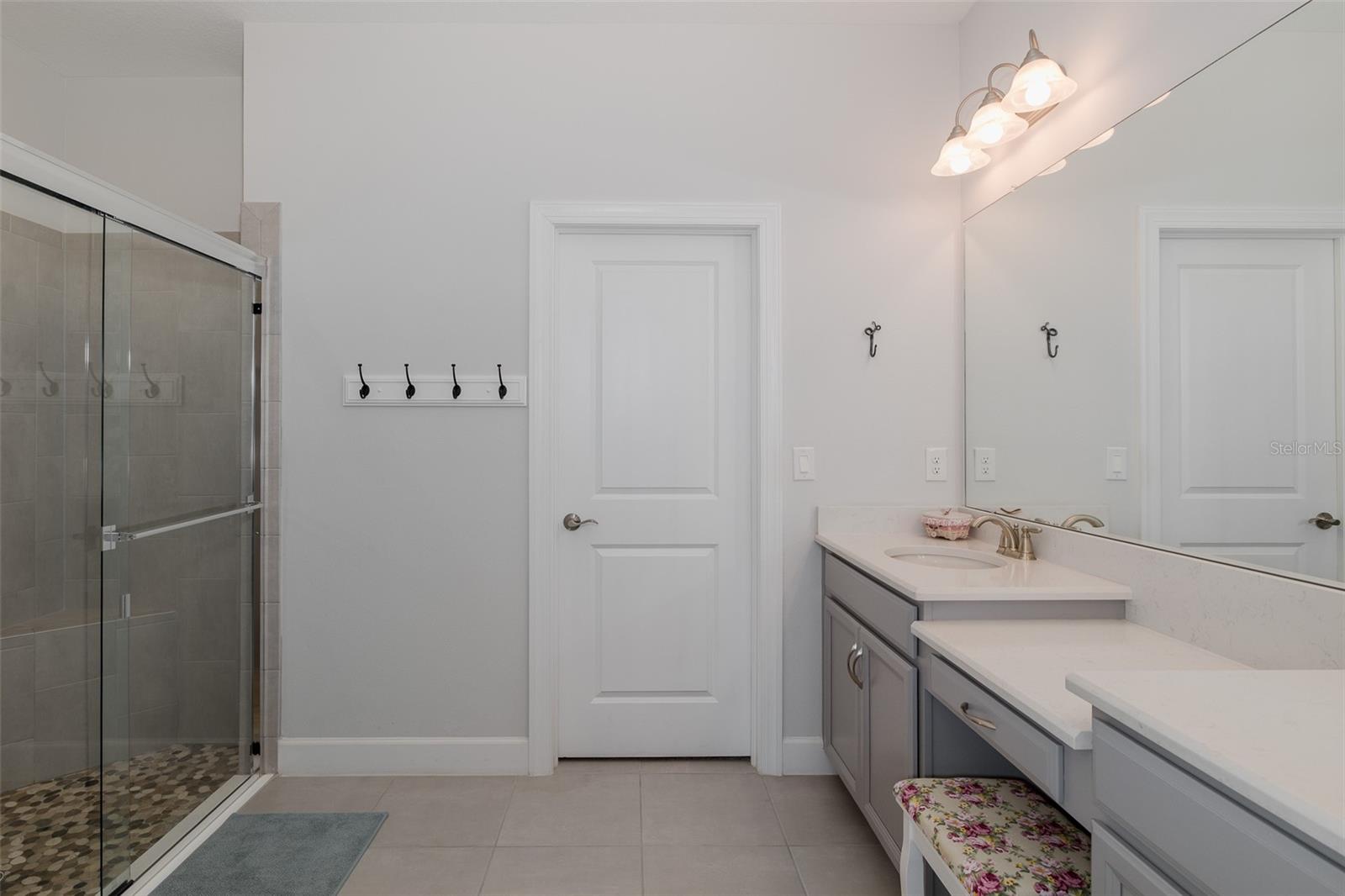 Listing photo id 19 for 3051 Francoa Drive