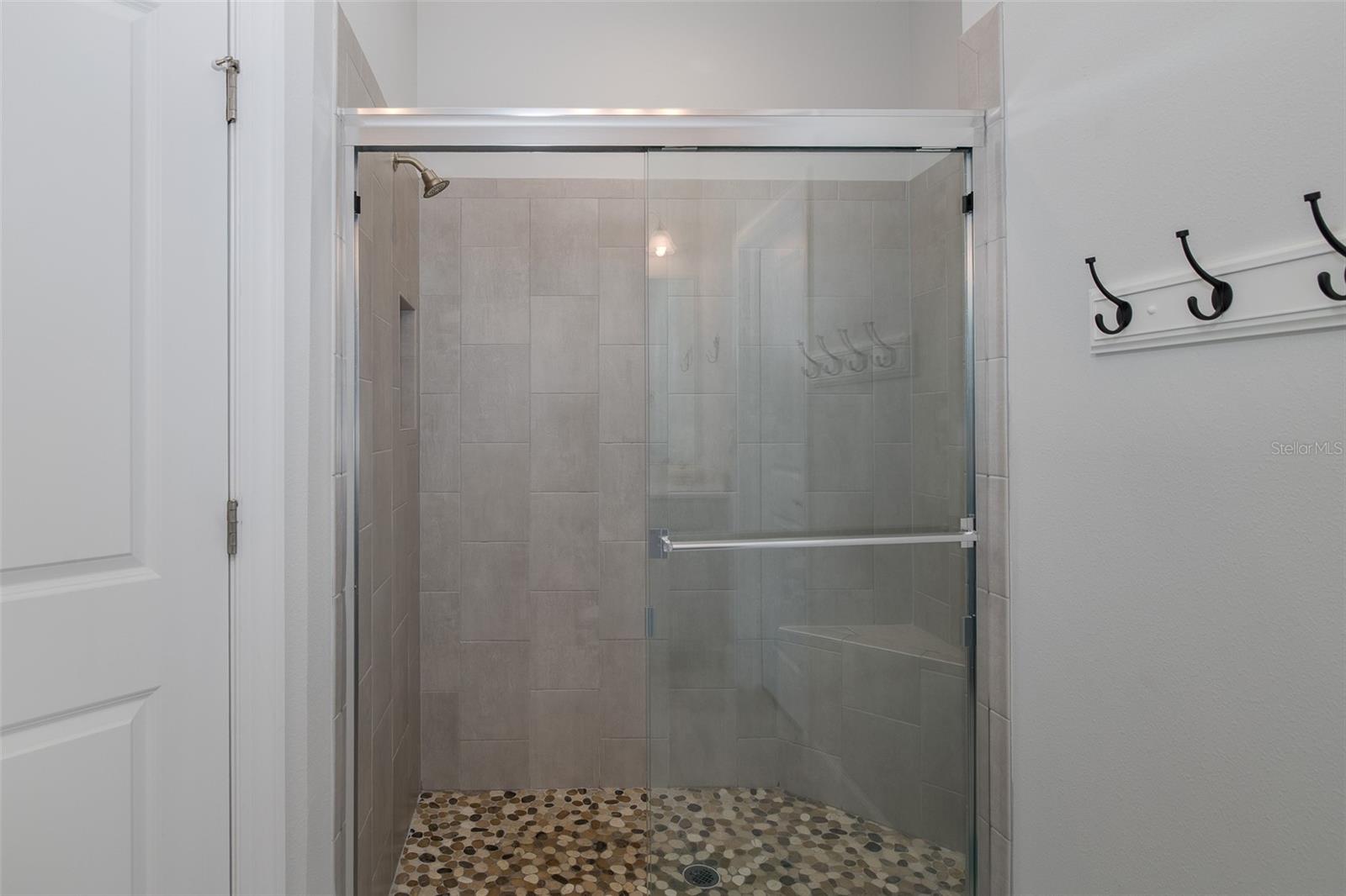 Listing photo id 21 for 3051 Francoa Drive