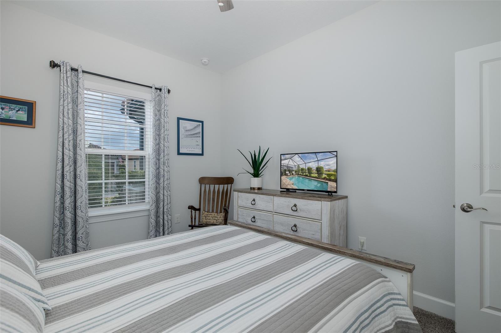 Listing photo id 27 for 3051 Francoa Drive