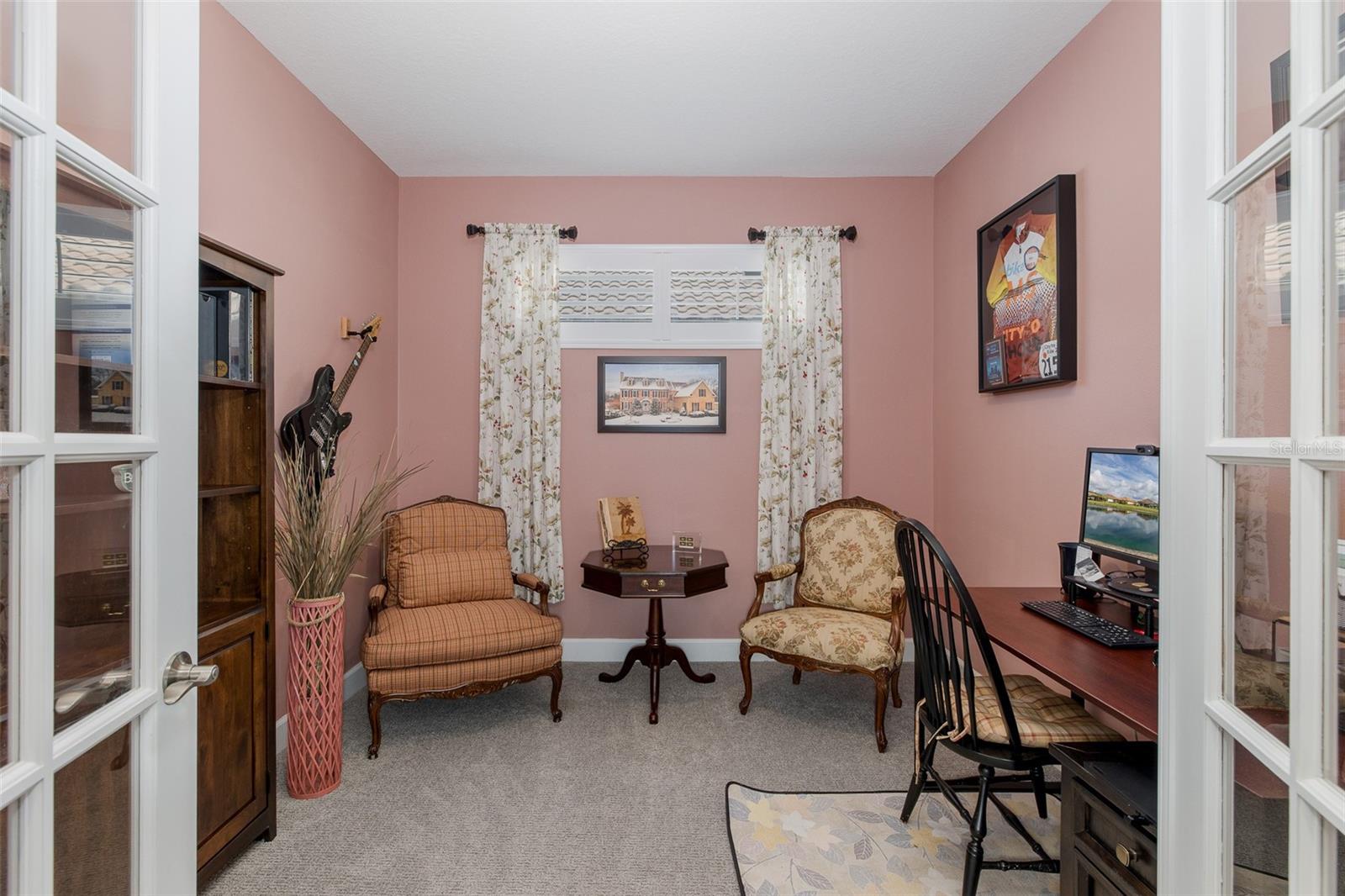 Listing photo id 29 for 3051 Francoa Drive