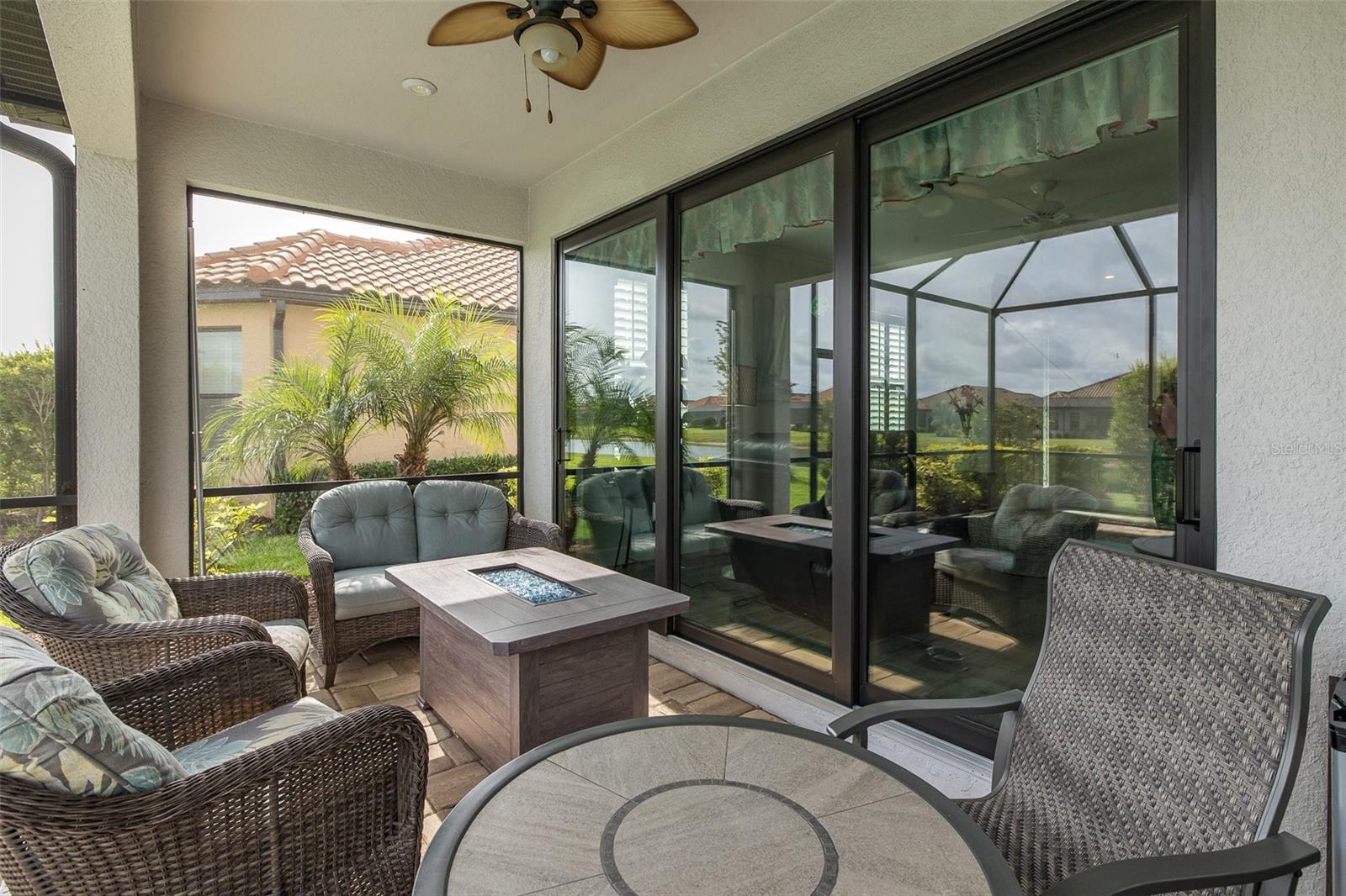 Listing photo id 34 for 3051 Francoa Drive