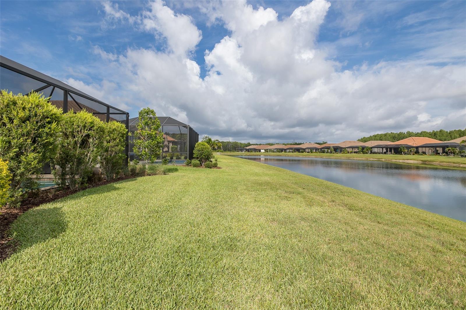 Listing photo id 42 for 3051 Francoa Drive
