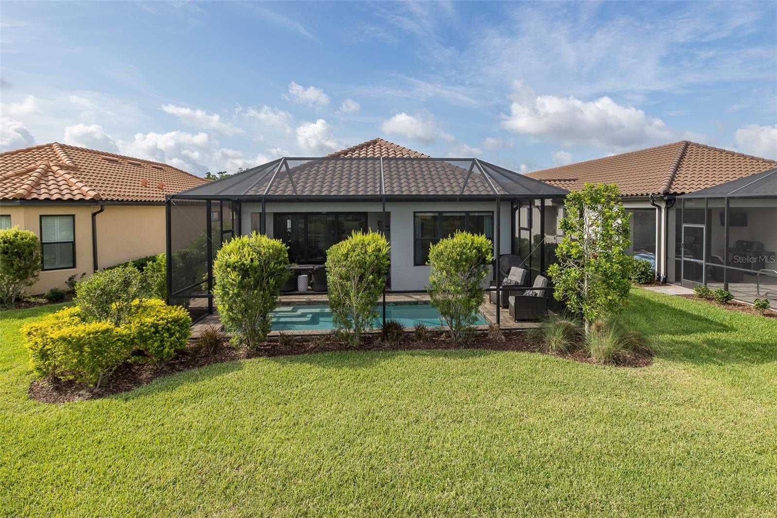 Listing photo id 46 for 3051 Francoa Drive