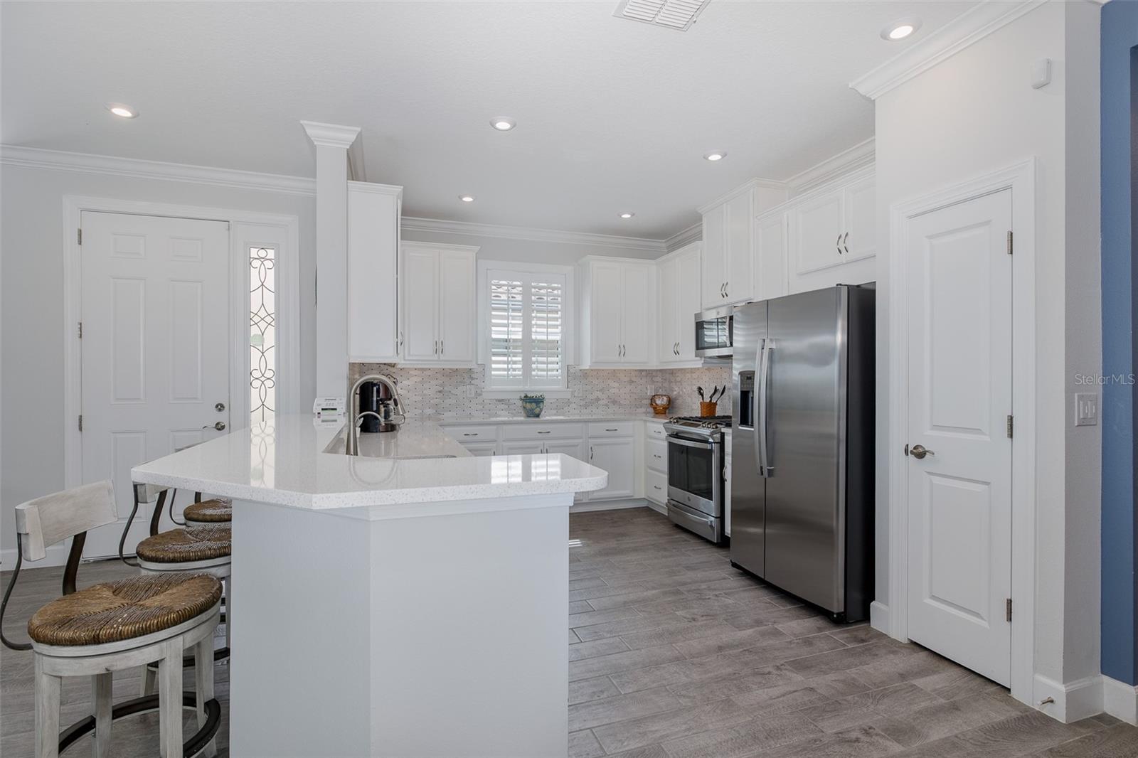 Listing photo id 3 for 3051 Francoa Drive