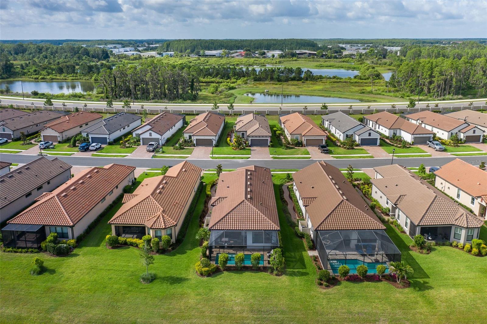 Listing photo id 57 for 3051 Francoa Drive