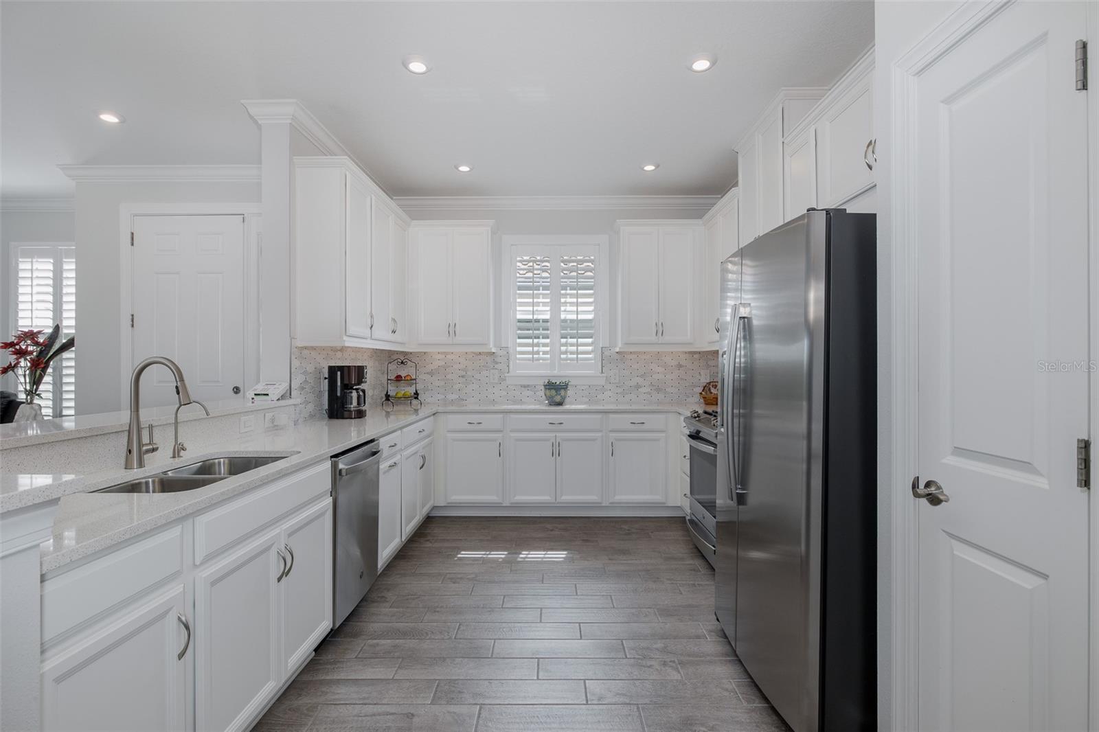 Listing photo id 4 for 3051 Francoa Drive