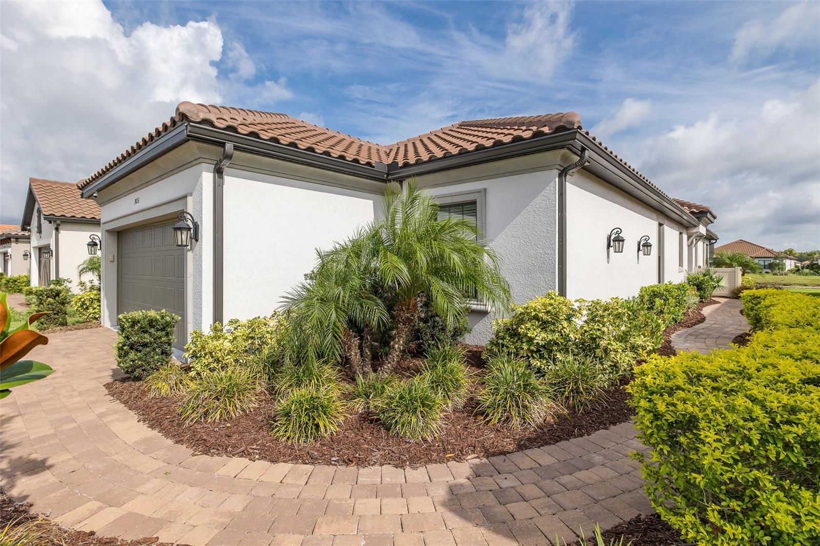 Listing photo id 63 for 3051 Francoa Drive