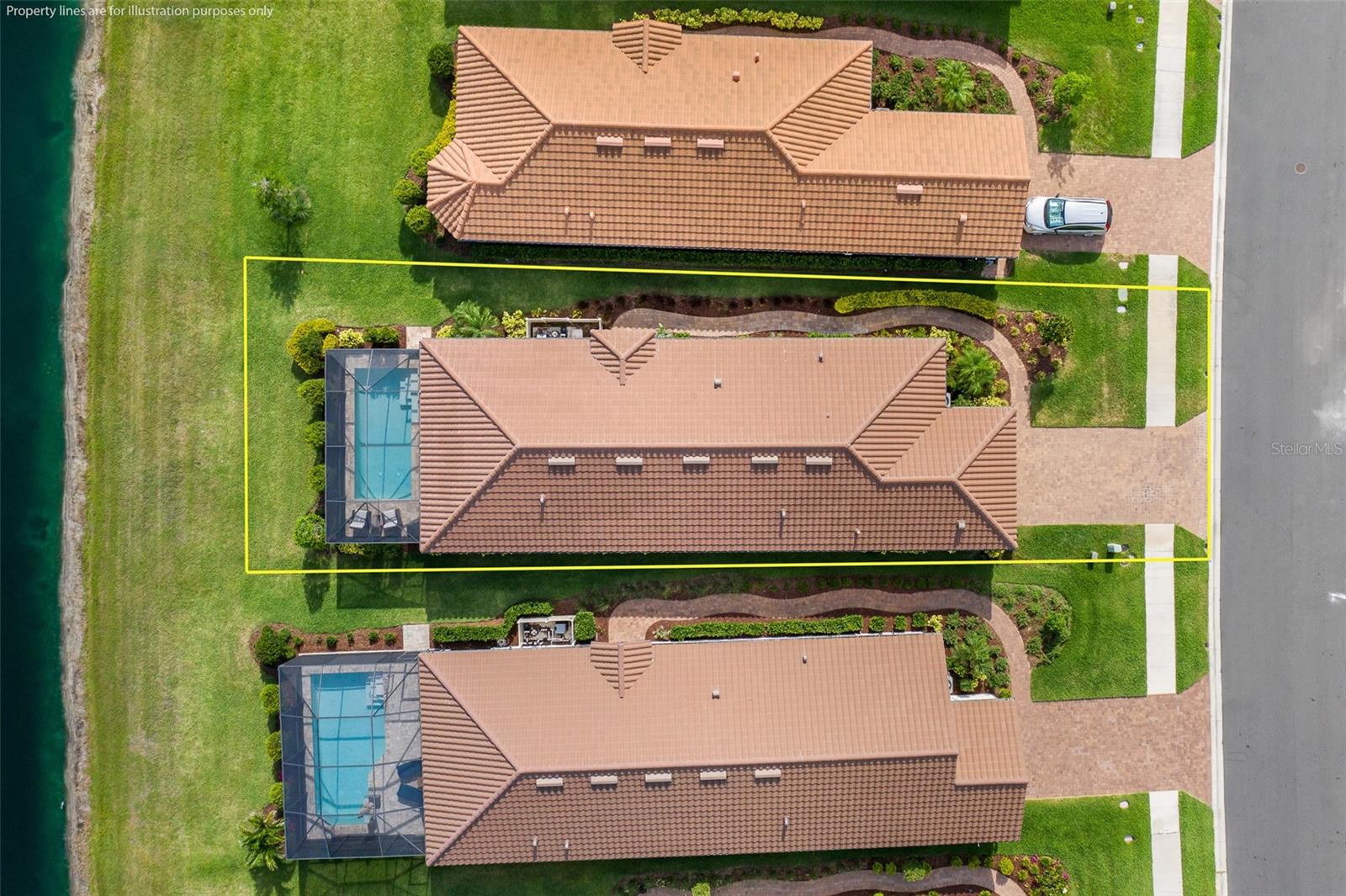 Listing photo id 66 for 3051 Francoa Drive