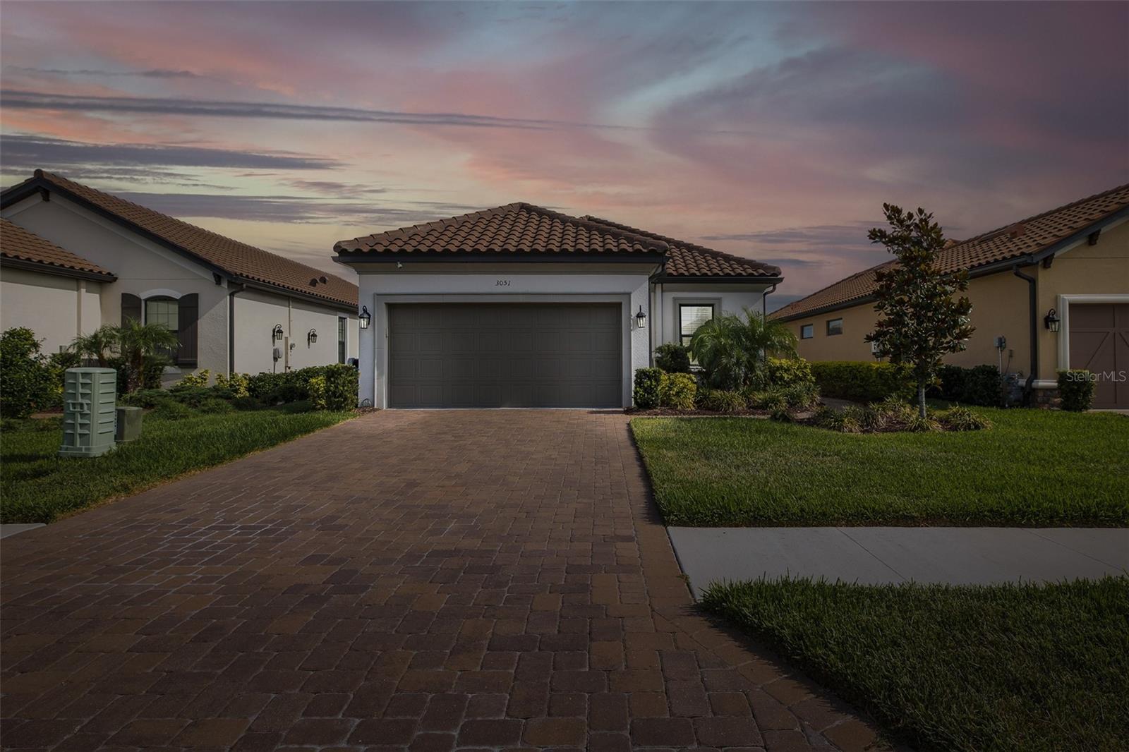 Listing photo id 73 for 3051 Francoa Drive