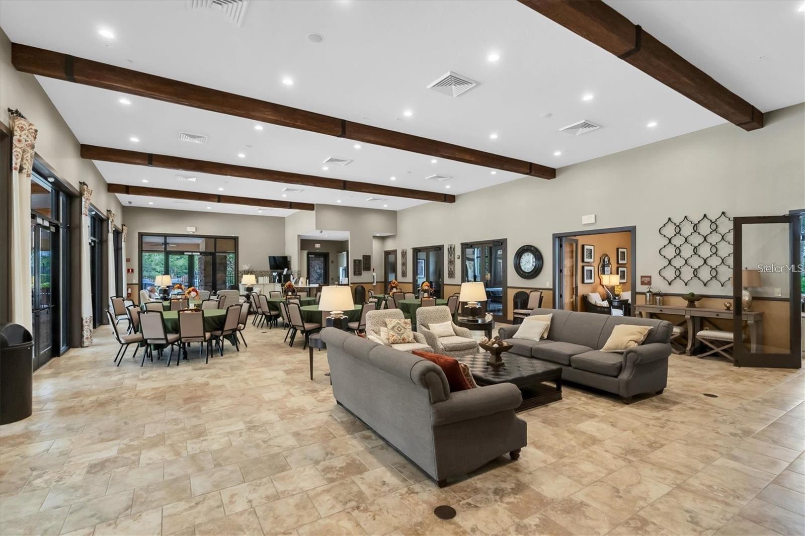 Listing photo id 80 for 3051 Francoa Drive