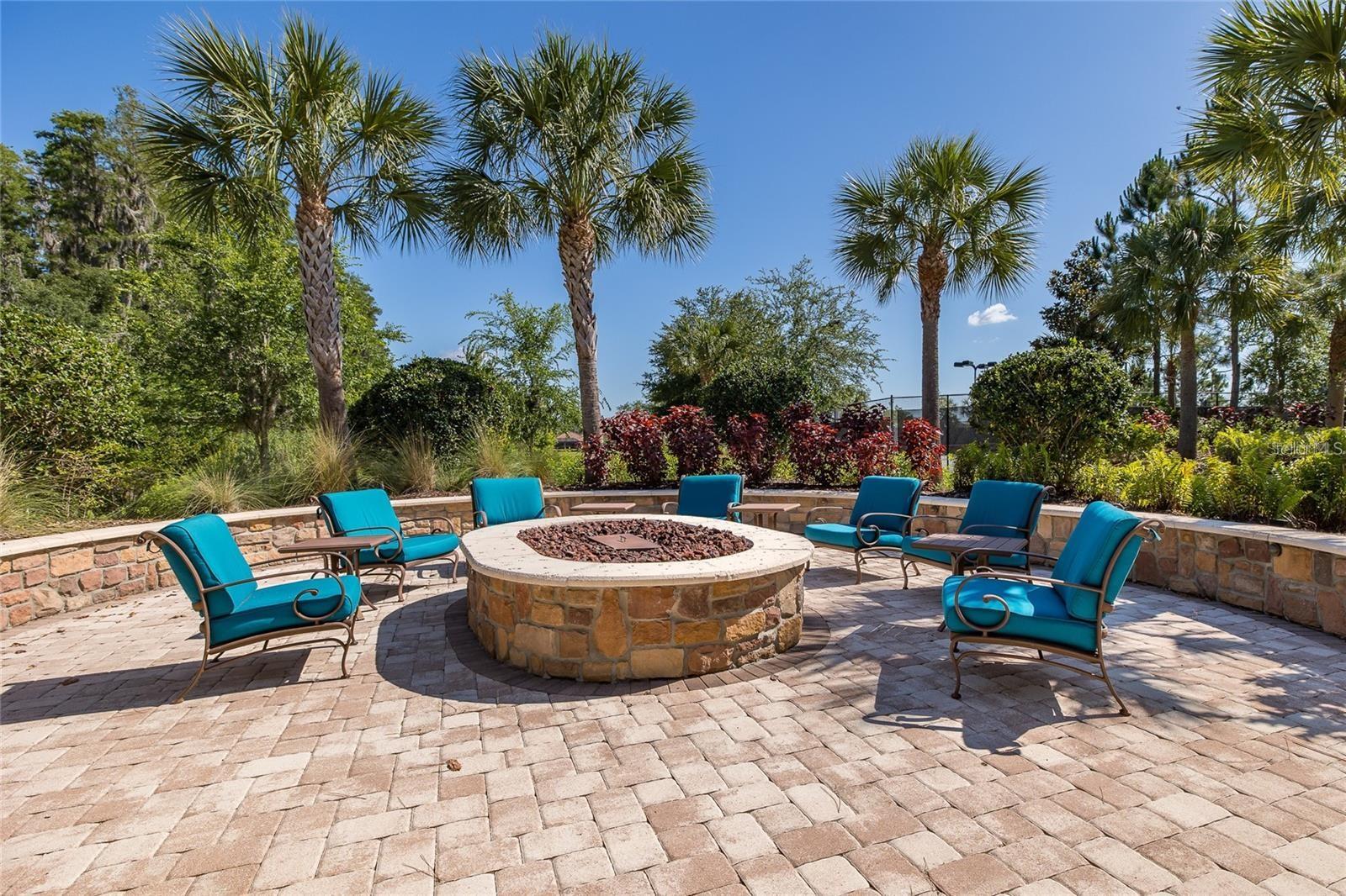 Listing photo id 84 for 3051 Francoa Drive