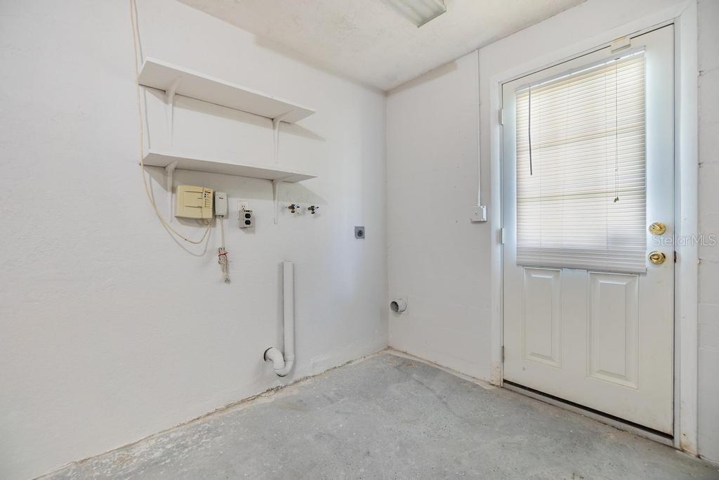 Image 36 of 51 For 4468 Rudder Way