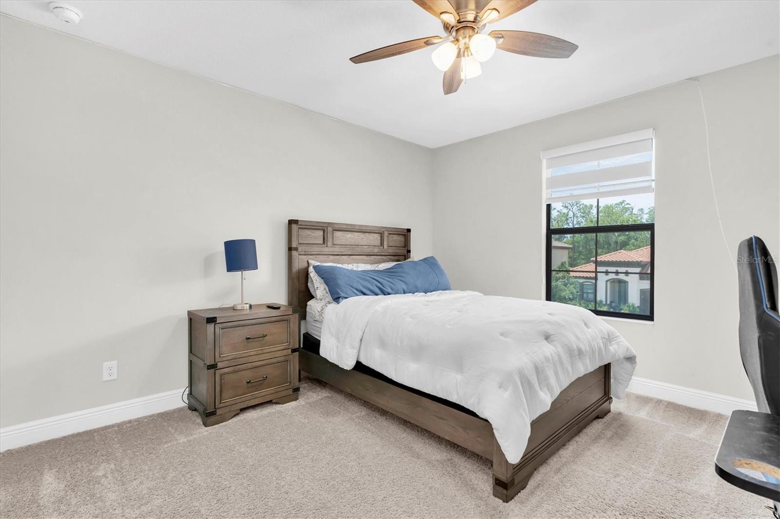 Listing photo id 17 for 4056 Burdick Loop