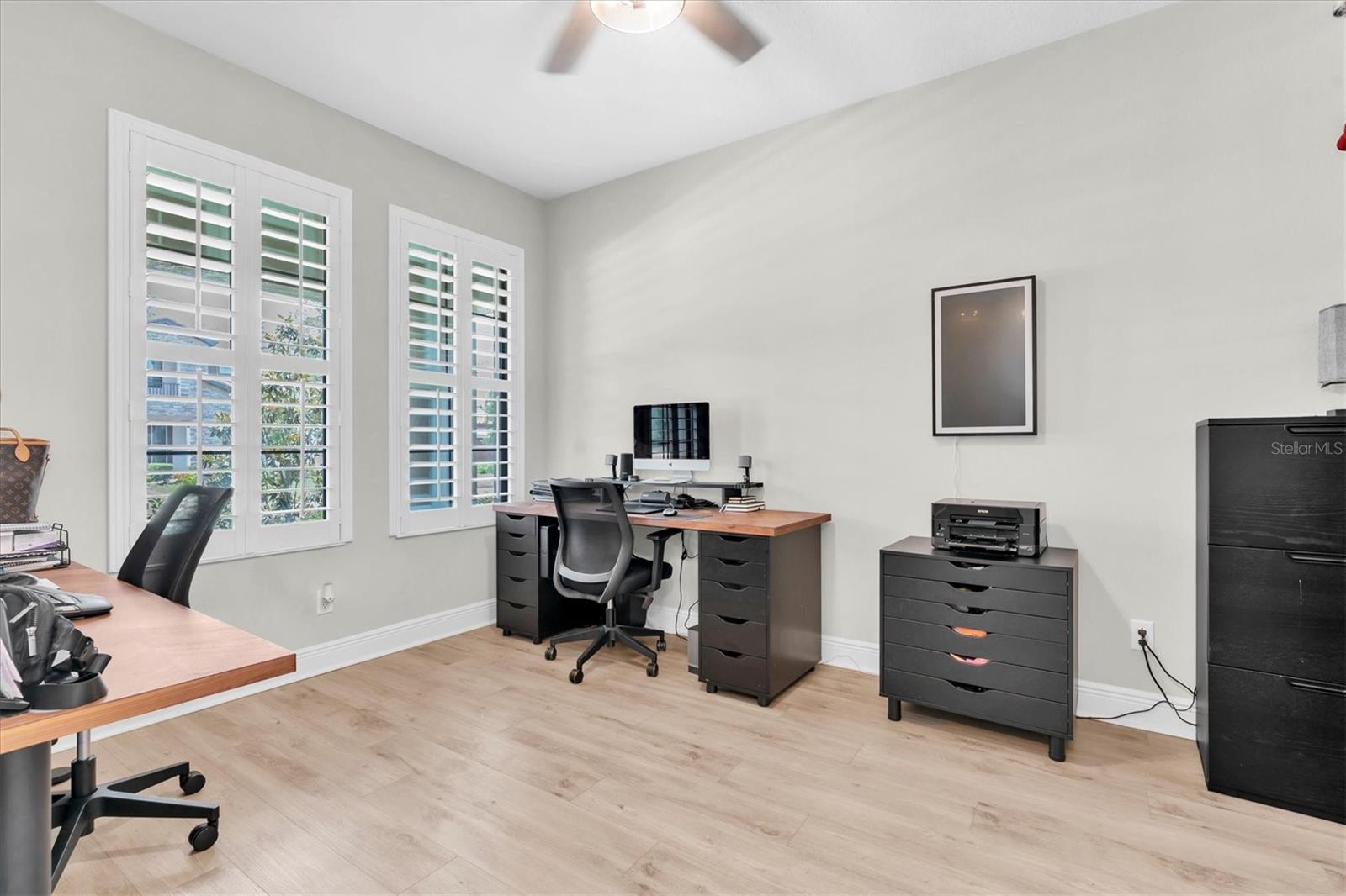 Listing photo id 7 for 4056 Burdick Loop