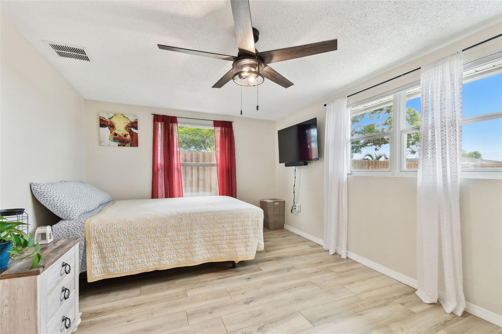 Image 31 of 74 For 5642 Dove Drive