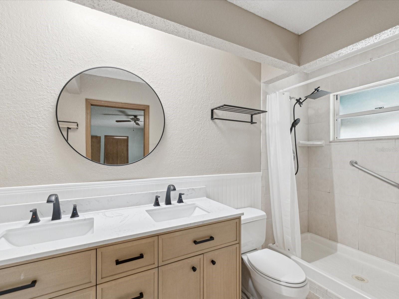 Listing photo id 15 for 6197 Belkton Avenue