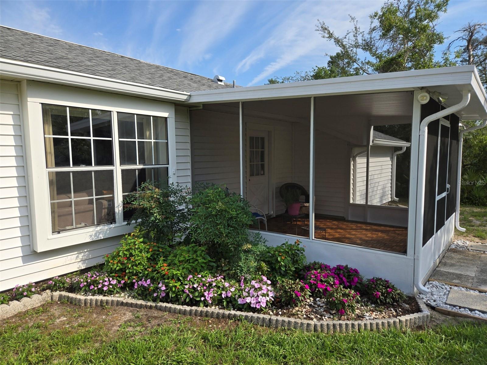 Listing photo id 26 for 6197 Belkton Avenue