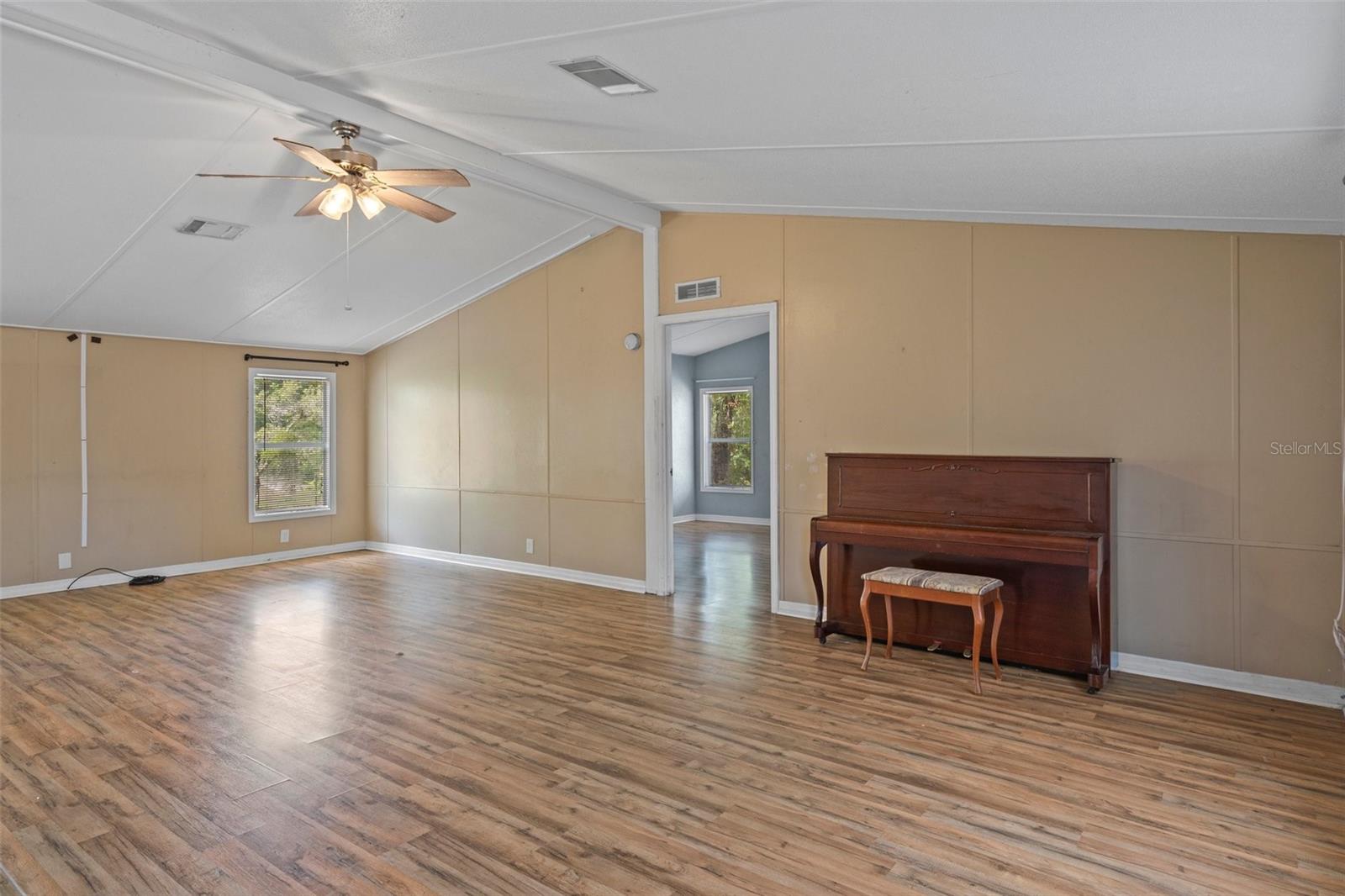 Image 15 of 64 For 15046 Fieldcrest Lane