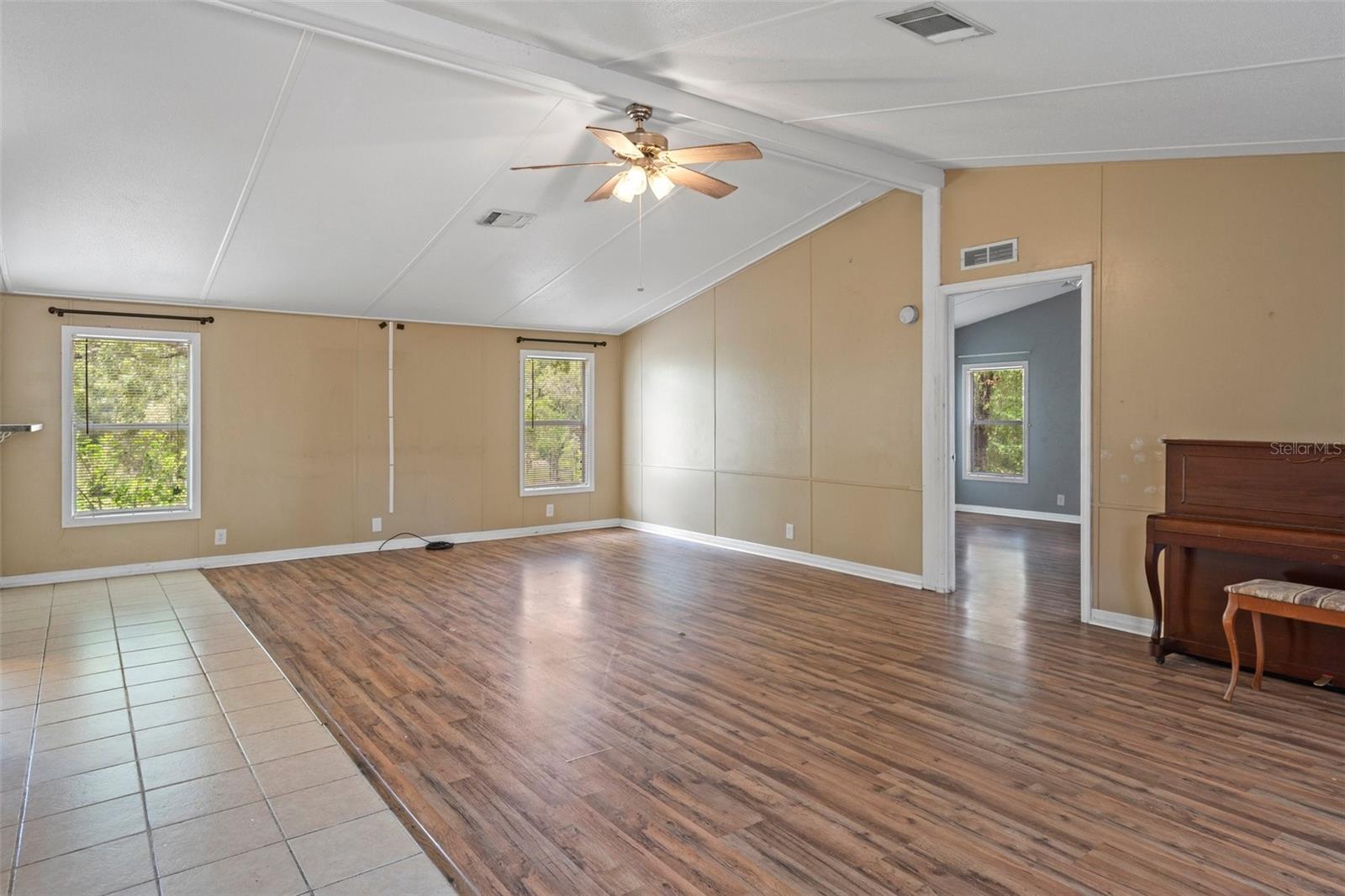 Image 16 of 64 For 15046 Fieldcrest Lane