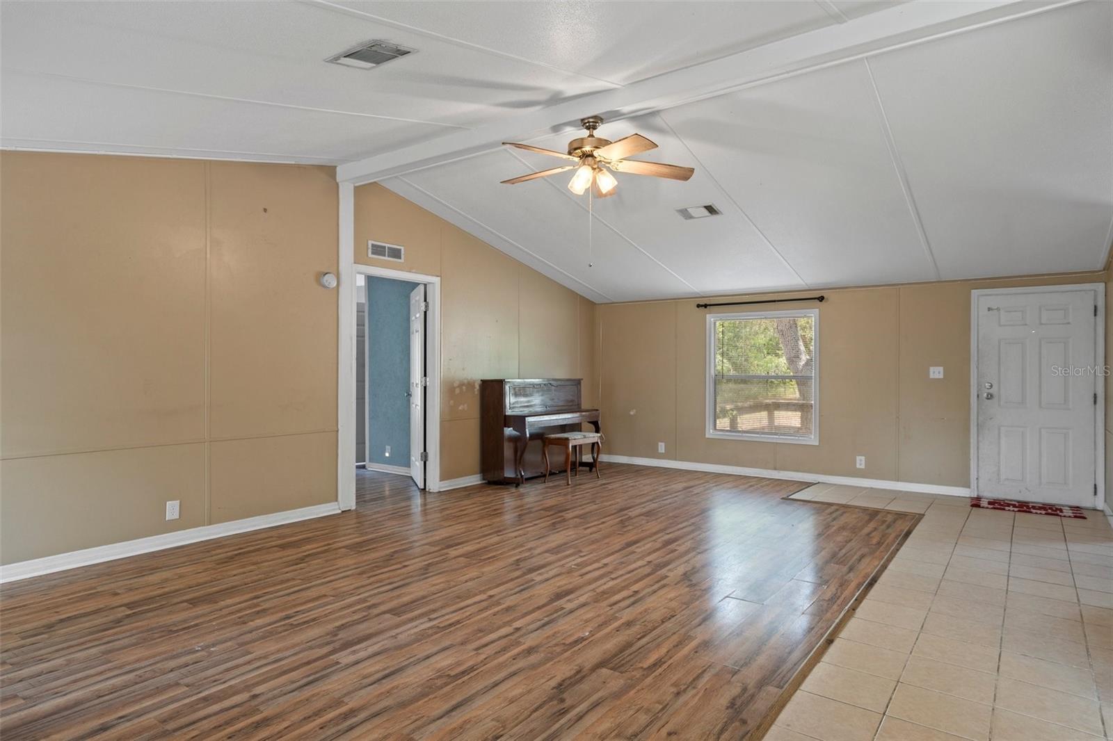 Image 17 of 64 For 15046 Fieldcrest Lane