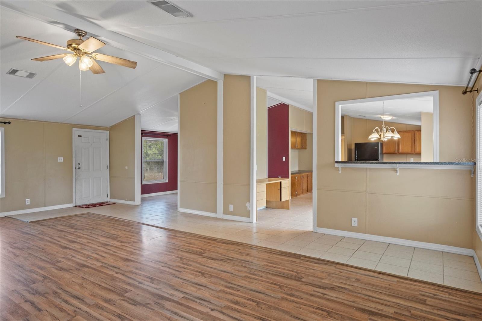 Image 19 of 64 For 15046 Fieldcrest Lane