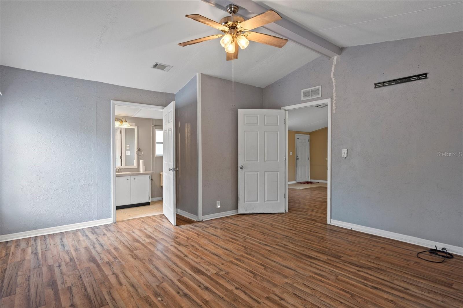 Image 36 of 64 For 15046 Fieldcrest Lane