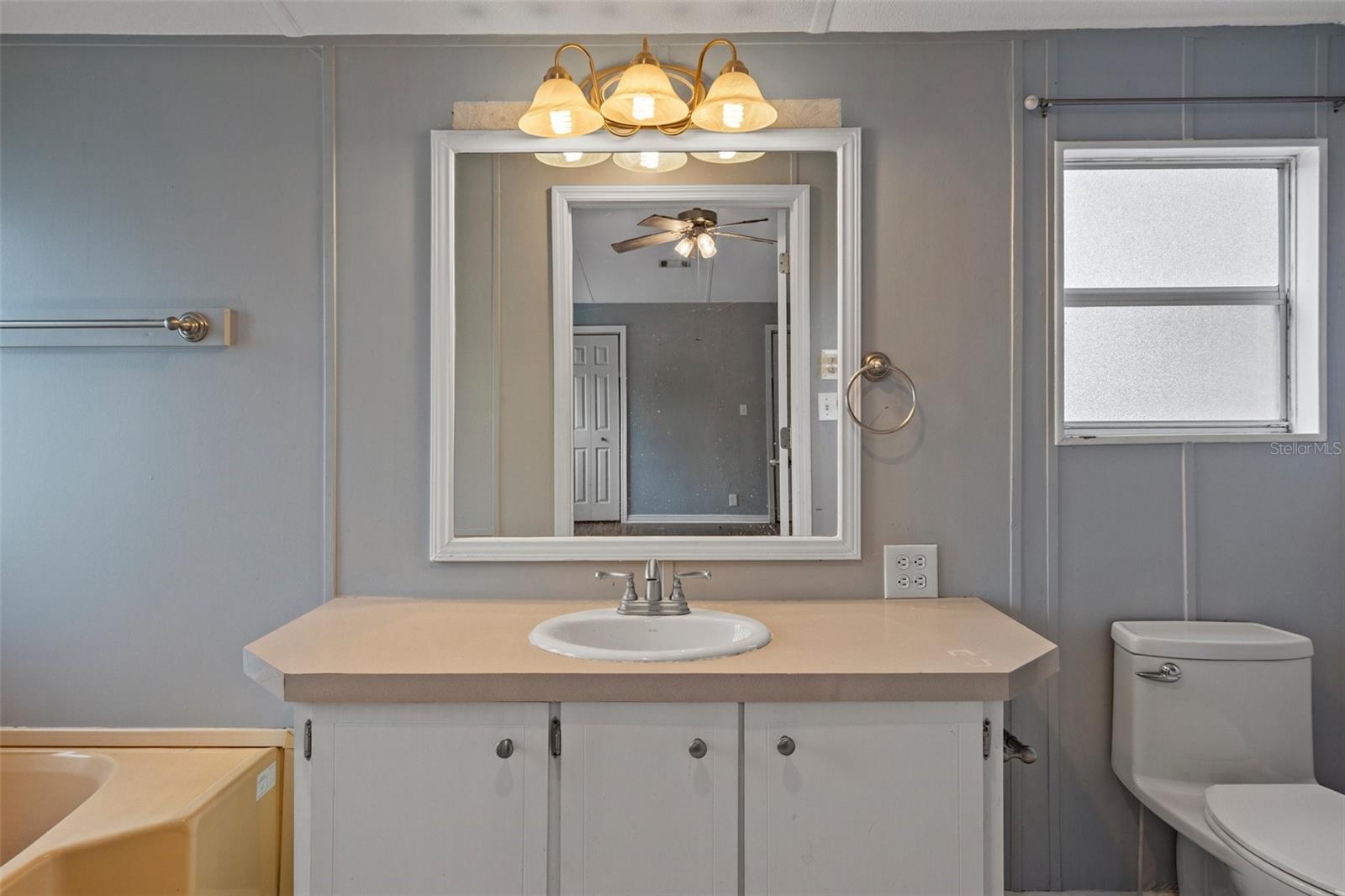 Image 37 of 64 For 15046 Fieldcrest Lane