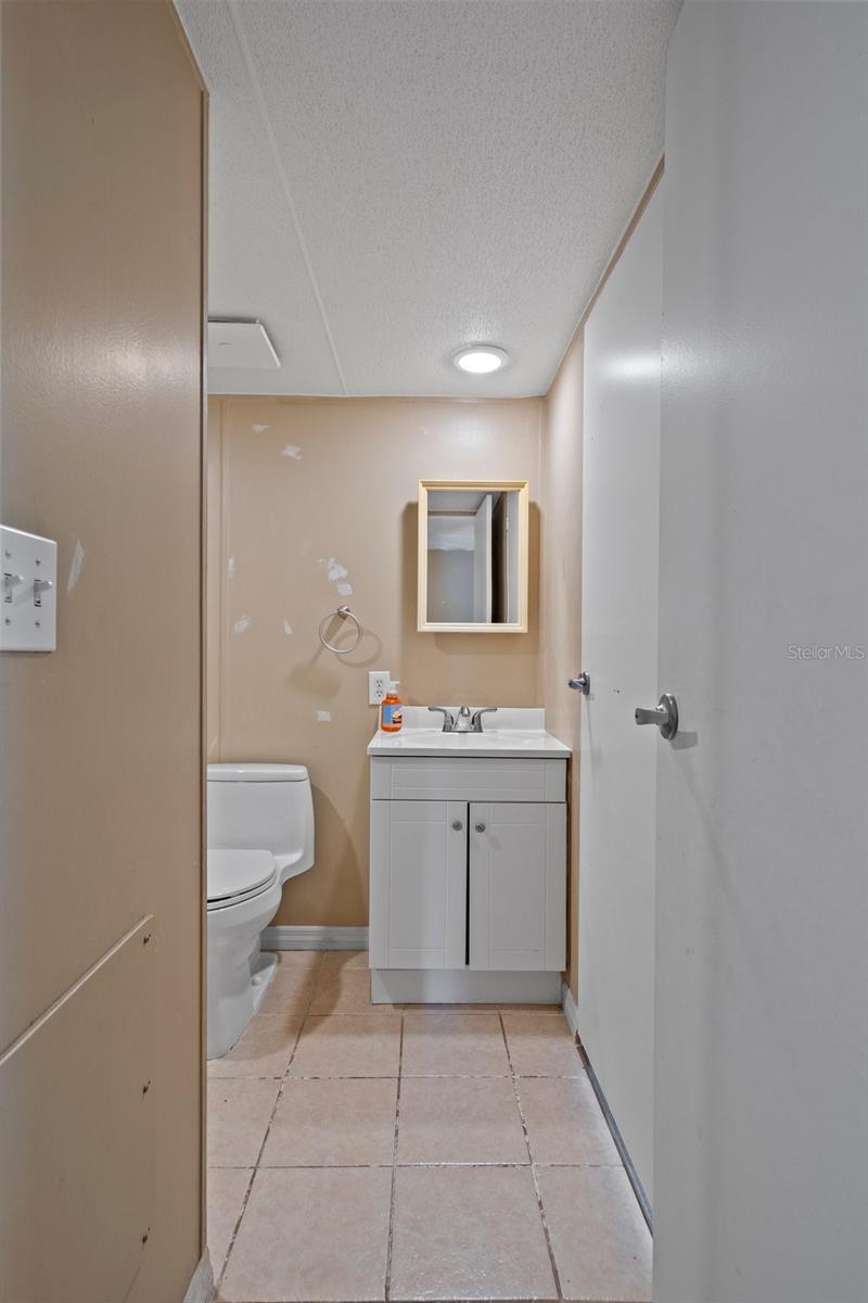 Image 43 of 64 For 15046 Fieldcrest Lane