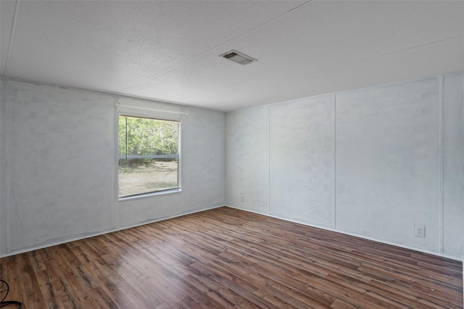 Image 46 of 64 For 15046 Fieldcrest Lane