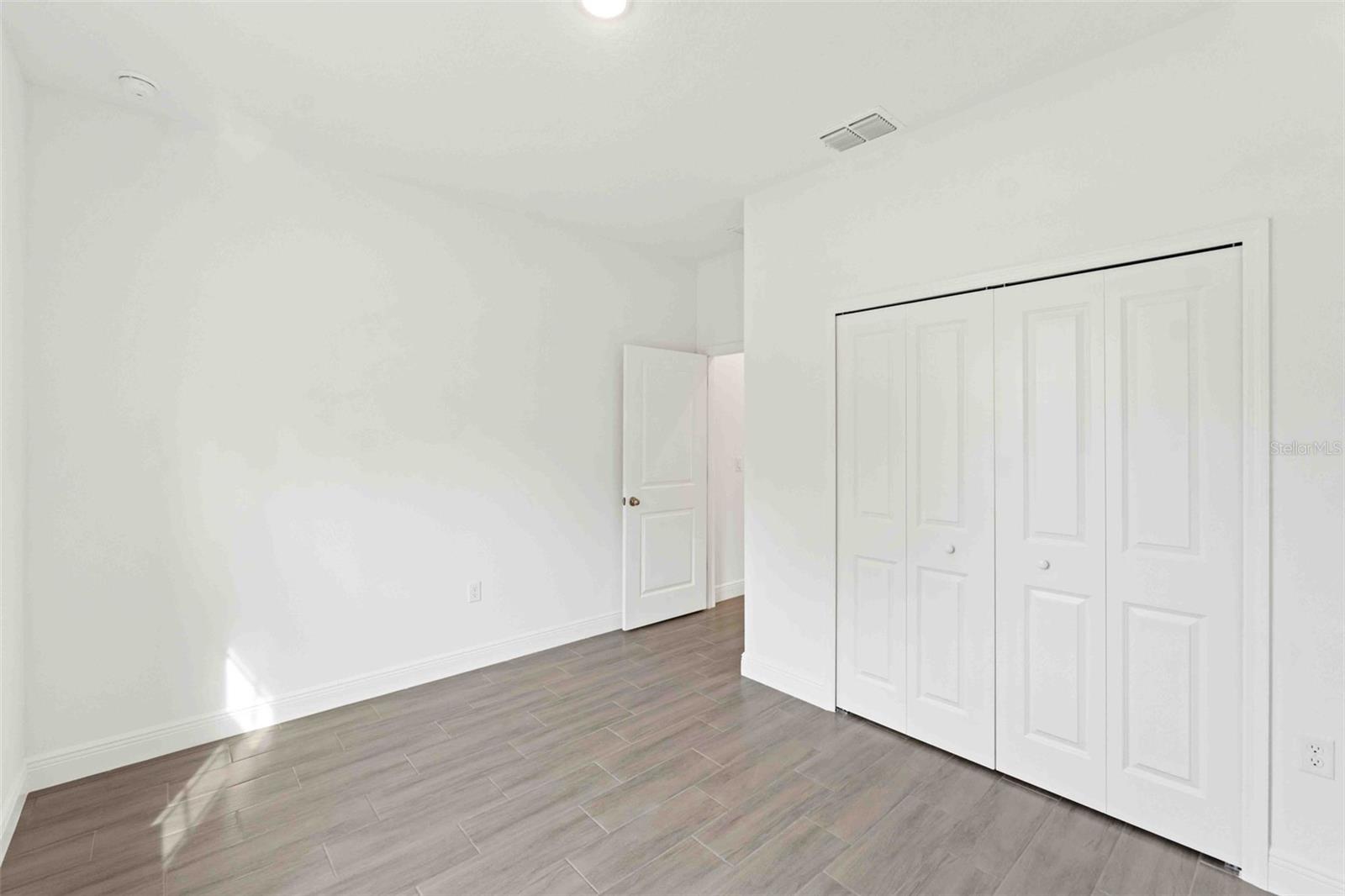 Image 21 of 33 For 9908 Essex Terrace