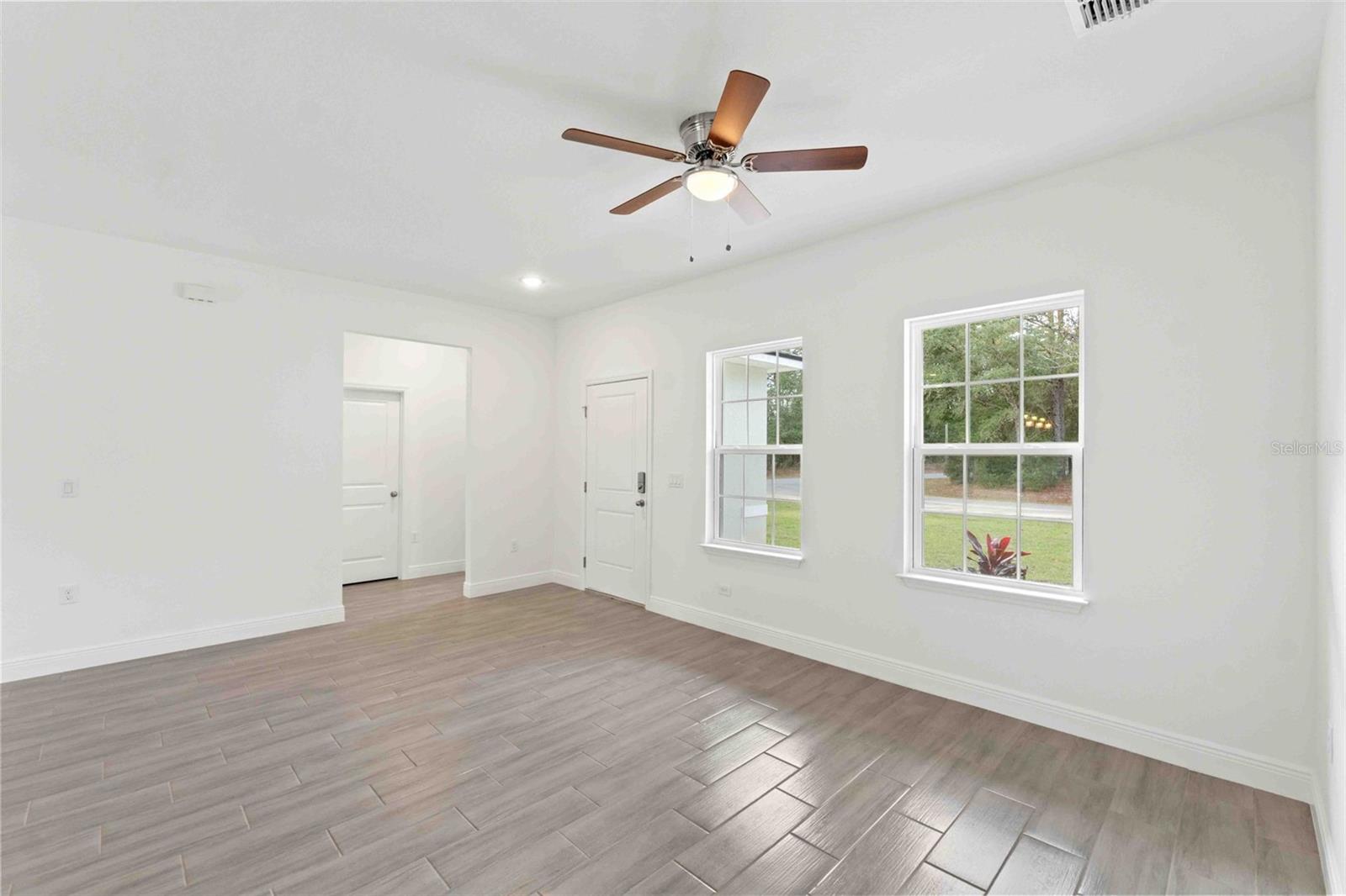 Image 6 of 33 For 9908 Essex Terrace