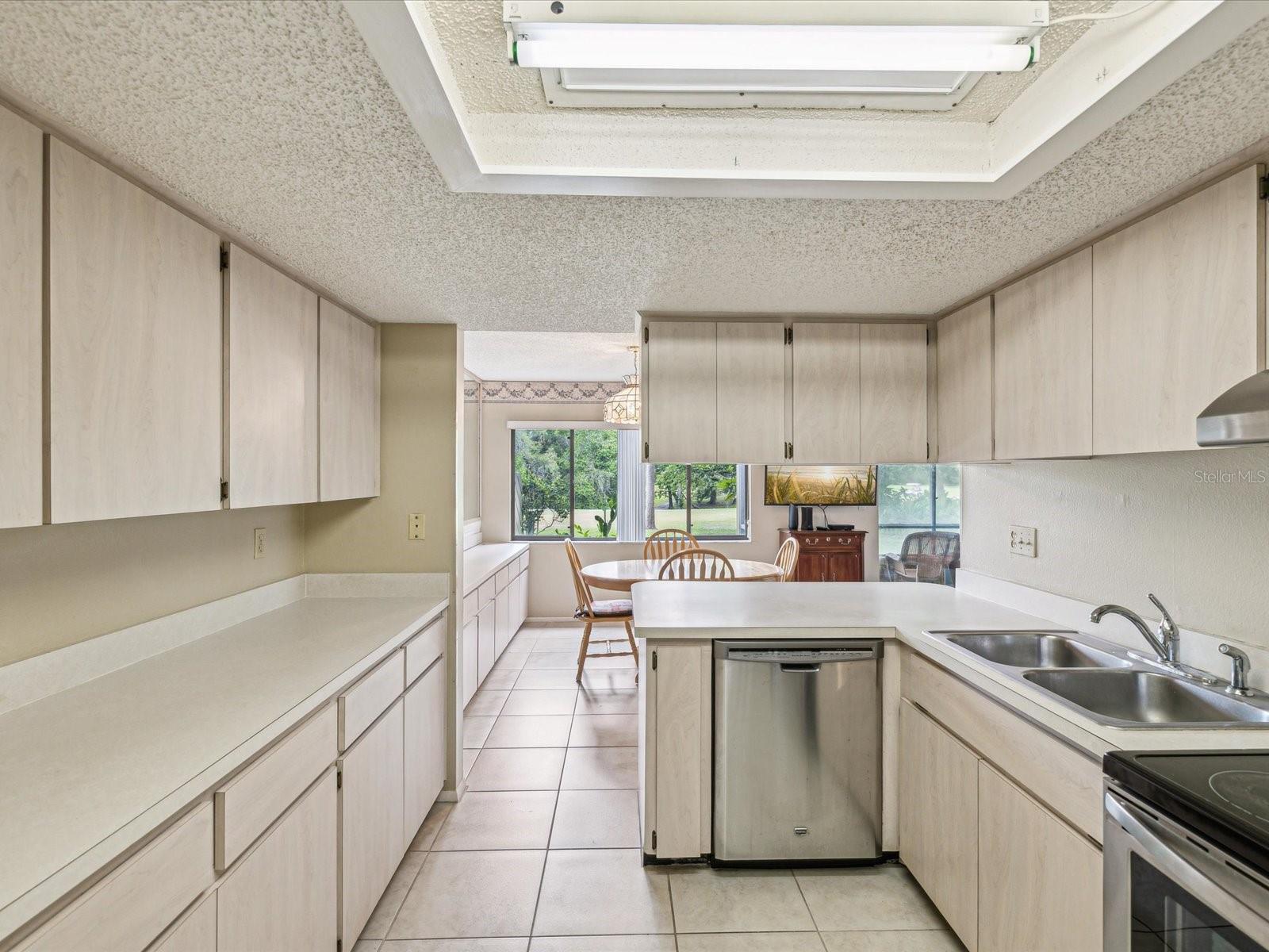 Image 10 of 80 For 12920 Wedgewood Way B