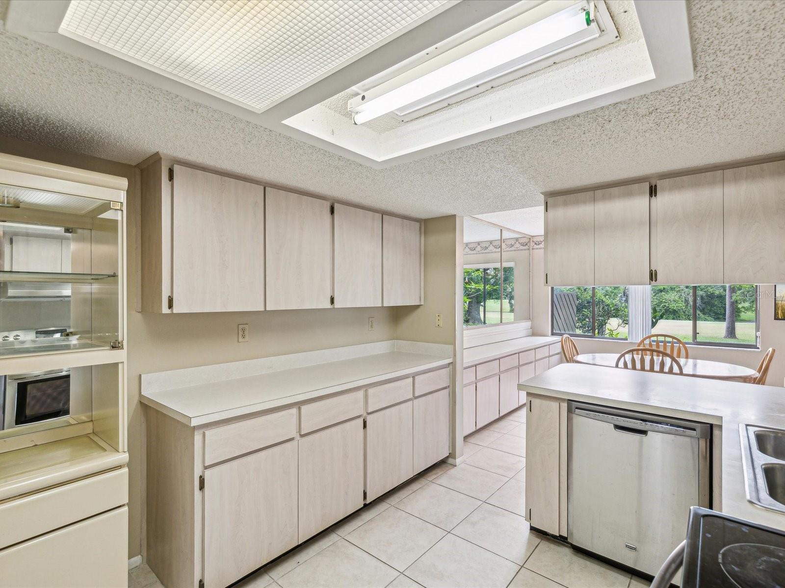 Image 11 of 80 For 12920 Wedgewood Way B