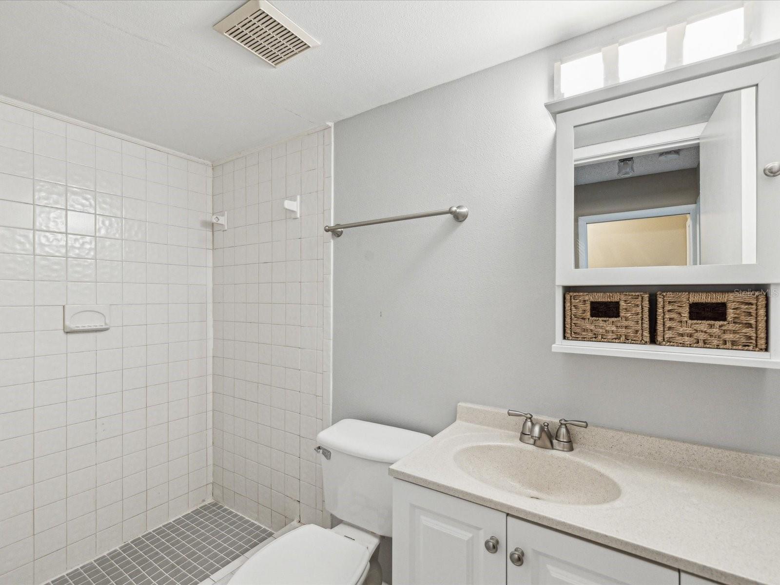 Image 20 of 80 For 12920 Wedgewood Way B