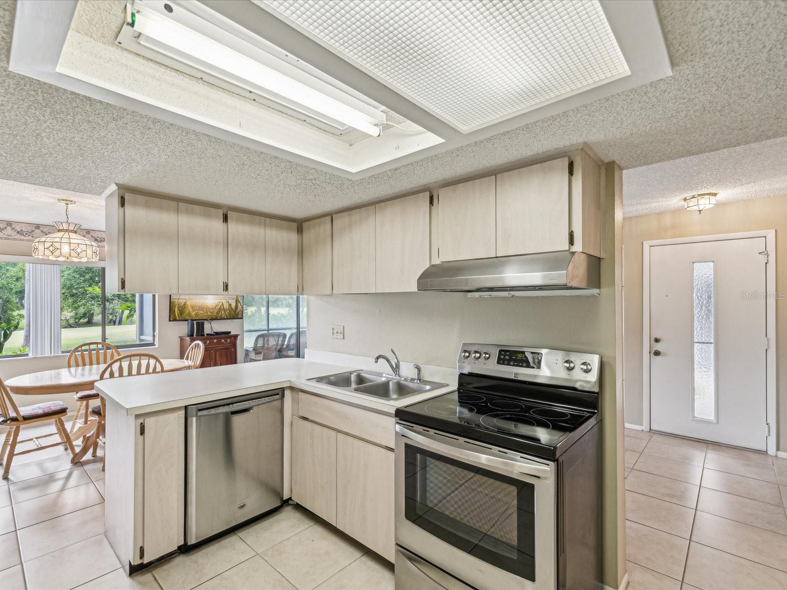 Image 9 of 80 For 12920 Wedgewood Way B