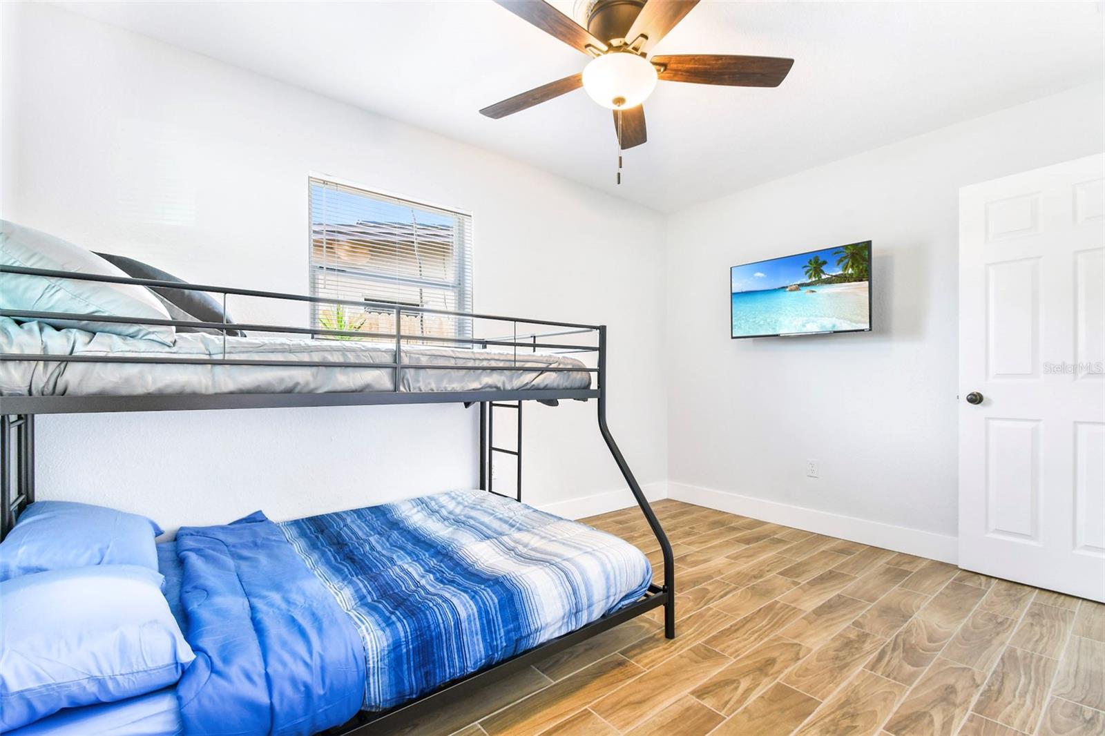 Image 14 of 37 For 4057 67th Avenue N