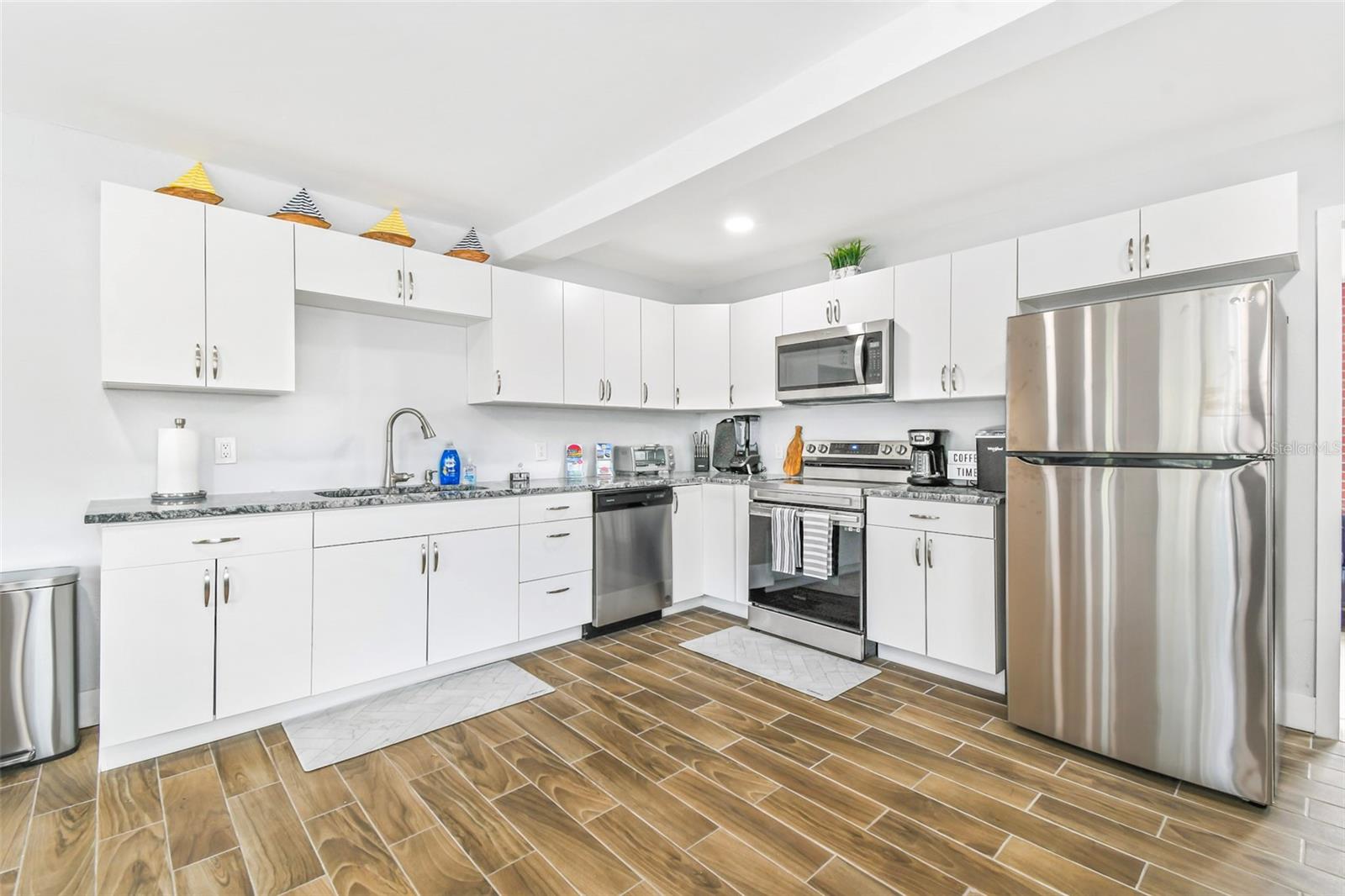 Image 3 of 37 For 4057 67th Avenue N