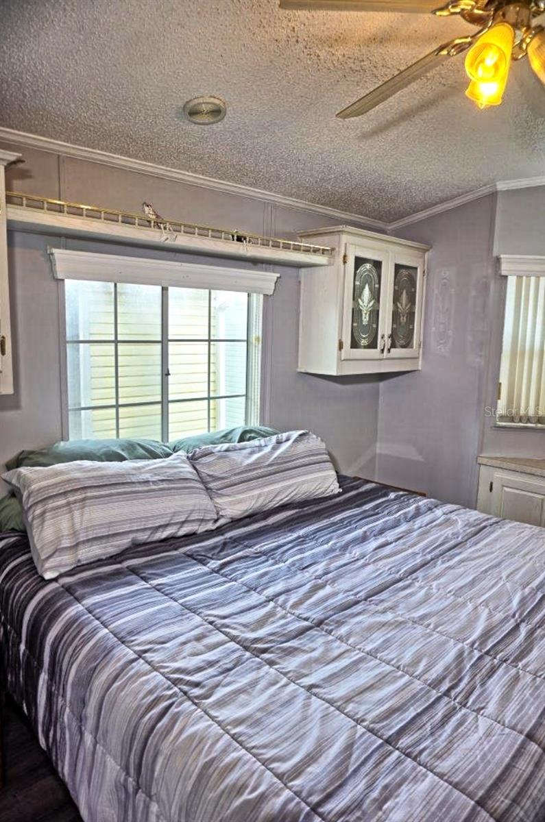 Listing photo id 21 for 21040 Lazy Days Circle